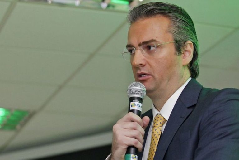 Bolsonaro nomeia Rolando Alexandre de Souza para diretor-geral da Polícia Federal