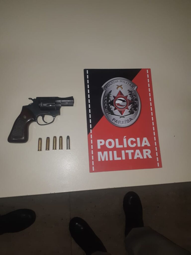 GUARNIÇÃO DA PM DE INGÁ DETÉM SUSPEITO POR PORTE ILEGAL DE ARMA DE FOGO