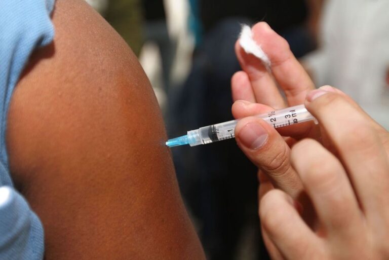 Itália terá primeiras doses de vacina contra covid-19 até dezembro, anuncia ministro