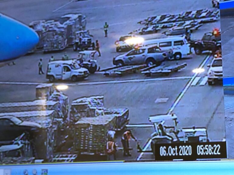 Dois morrem em confronto com a PF durante operação contra tráfico de drogas pelo Aeroporto de Viracopos Dois morrem em confronto com a PF durante operação contra tráfico de drogas pelo Aeroporto de Viracopos