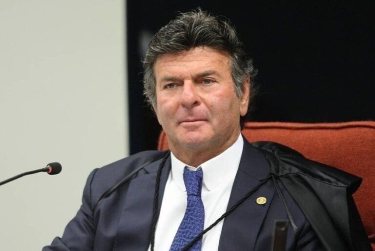 Presidente do Supremo Tribunal Federal rejeita ação e mantém bares fechados em Campina Grande durante Réveillon