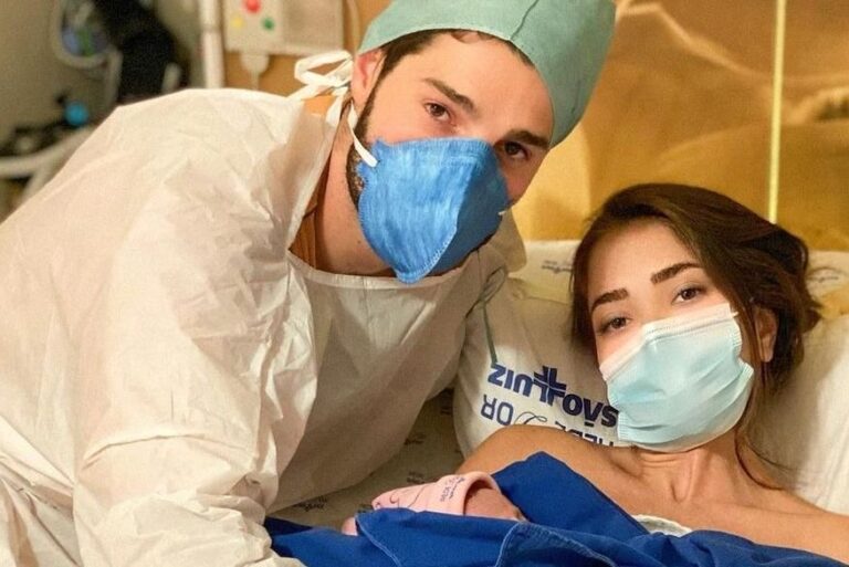 Alok e Romana Novais convidam médicos que fizeram parto de Raika para serem padrinhos dela