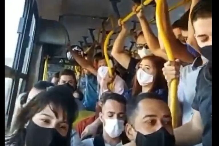 ESTUFA DE VÍRUS: com ônibus lotados e menos linhas em circulação, passageiros convivem com risco e temem contágio por covid-19 em João Pessoa