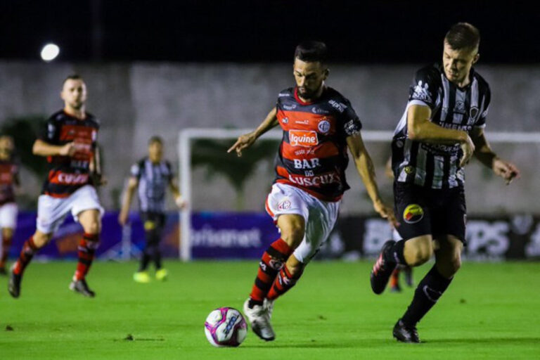 Goleiro garante o Campinense na final do Paraibano 2021