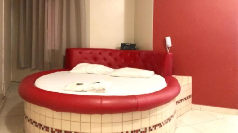 Policial civil acompanhado de 11 mulheres morre em quarto de hotel, e investigadores suspeitam de mal súbito