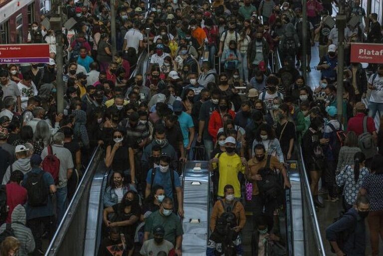 Um terço das mulheres já sofreu ou presenciou assédio no transporte, diz pesquisa da CPTM