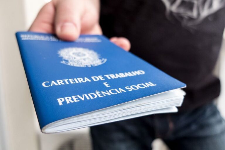 Sine-PB oferece mais de 550 vagas de emprego em sete municípios paraibanos; confira os locais e cargos