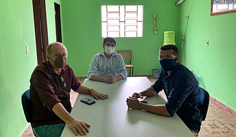 Em Riachão, vereador Roberlan se reúne com o secretário executivo de pesca da Paraíba