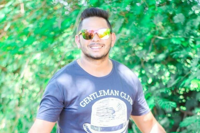 ​Morre em Patos cantor Dudu Frade, ex-vocalista da Banda Aveloz, vítima da Covid-19 aos 35 anos