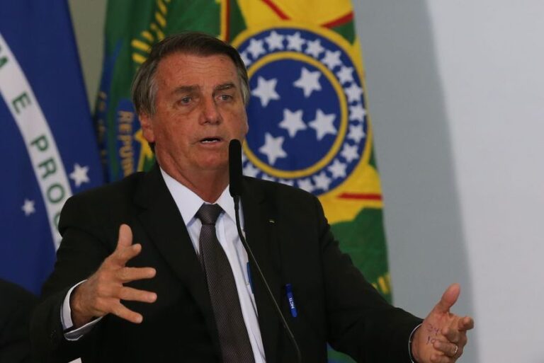 Bolsonaro diz que apresentará ‘provas de fraude’ na eleição na ‘semana que vem’