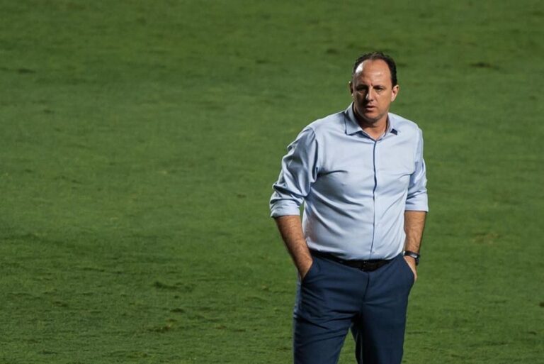 Flamengo anuncia demissão de Rogério Ceni