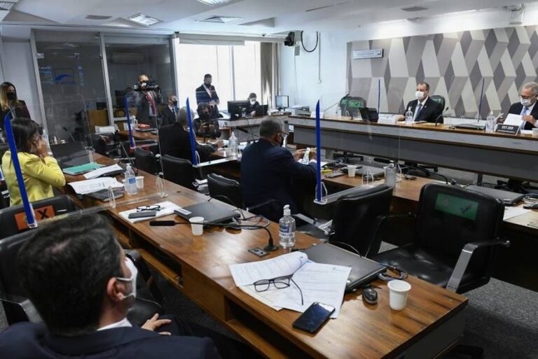 CPI ouve participante de jantar em que ex-diretor da Saúde teria pedido propina