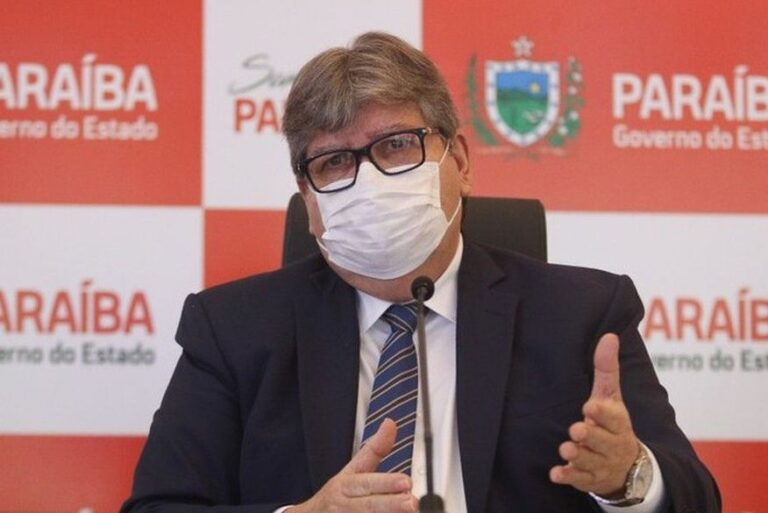 João Azevêdo alerta para perigo da variante Delta e diz que ainda não é momento jogos com torcida: “​não é hora de pôr em risco o trabalho”