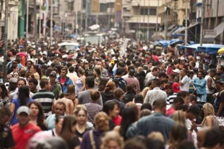 IBGE: Brasil atinge 213,3 milhões de habitantes