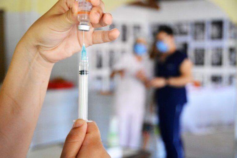 Comissão aprova vacinação para adolescentes entre 12 e 17 anos contra Covid-19 na Paraíba