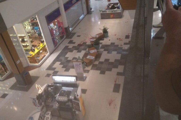 Bandidos tentam assaltar carro-forte em shopping de Recife e confronto com a polícia deixa dois feridos