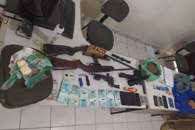 Polícia prende 15 homens suspeitos de praticar crimes de homicídios e tráfico de drogas na Paraíba