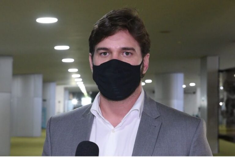 Bruno Cunha Lima anuncia medidas de contenção ao avanço da variante Delta em Campina Grande