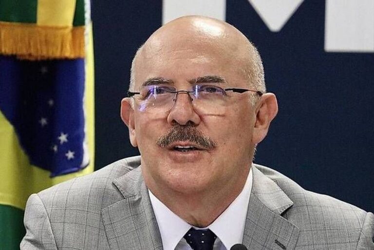 ‘Peço minhas sinceras desculpas a quem ofendi’, diz Milton Ribeiro