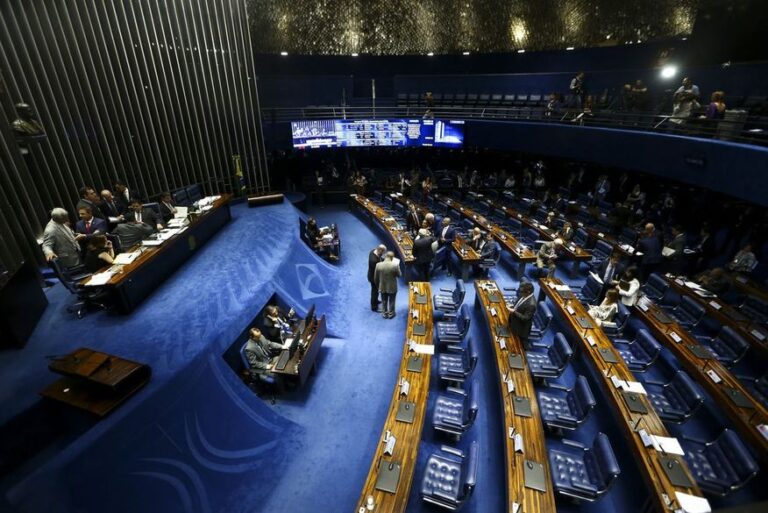 Senado aprova projeto que flexibiliza lei de improbidade administrativa; senadores paraibanos votaram a favor