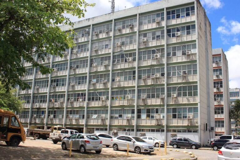 Dia do Servidor Público é transferido para 1°de novembro e funcionários terão feriadão na Paraíba
