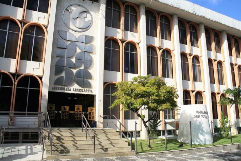 Após Cabo Gilberto se vacinar contra a Covid-19, Assembleia Legislativa anuncia que retomará sessões presenciais