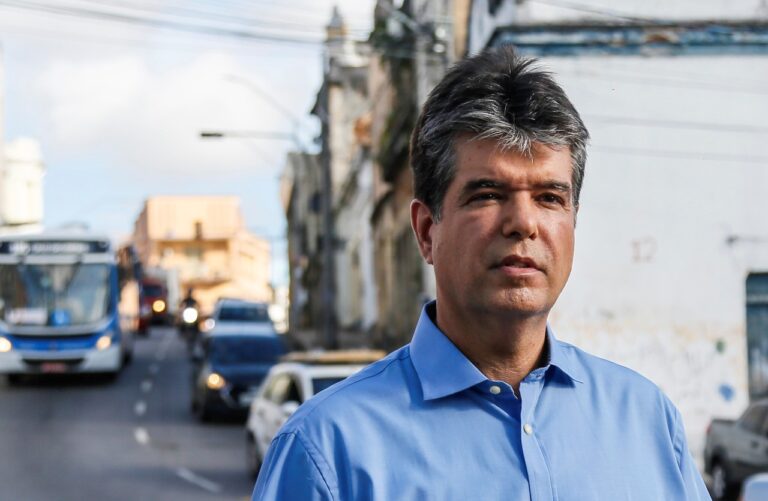 Criminosos criam conta falsa com nome do deputado federal Ruy Carneiro para aplicar golpe em prefeitos