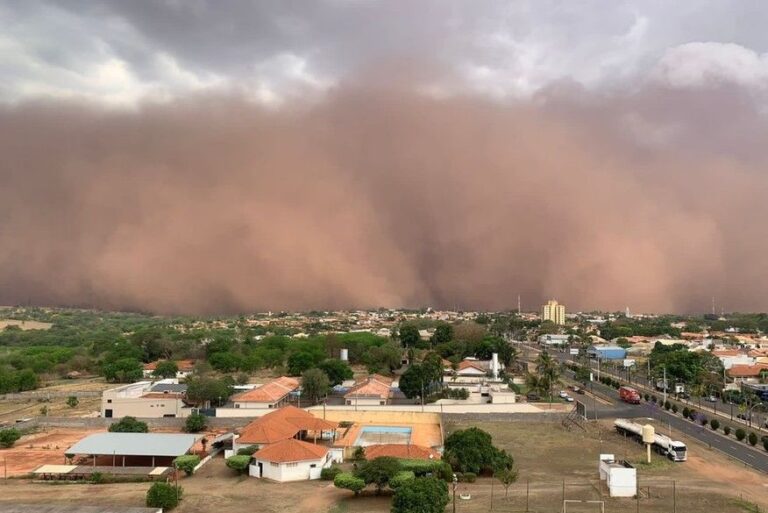Tempestade de poeira deixou quatro mortos no interior de São Paulo