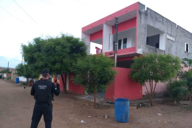 Suspeito de cometer homicídios é preso em Itapororoca e cinco pistolas e uma submetralhadora são apreendidas pela polícia