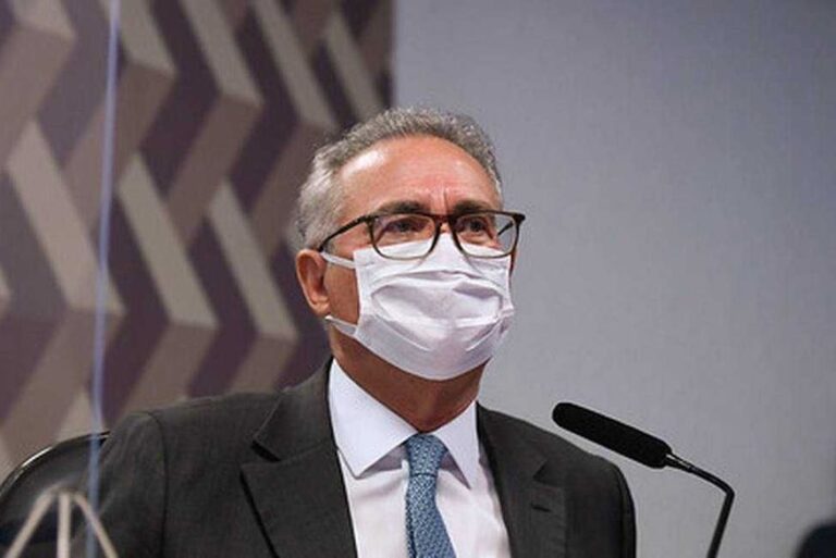Renan Calheiros apresenta relatório final da CPI da Covid