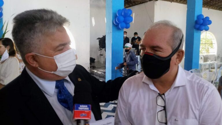 Deputado estadual João Gonçalves destaca o trabalho e conquista do prefeito Robério Burity de 60 casas para famílias carentes do Ingá nos 181 anos de emancipação política