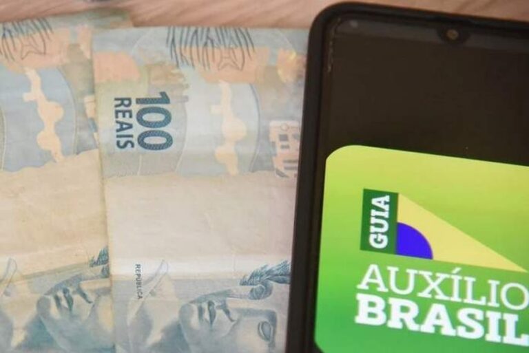 Vacinação não é requisito para receber Auxílio Brasil, diz governo