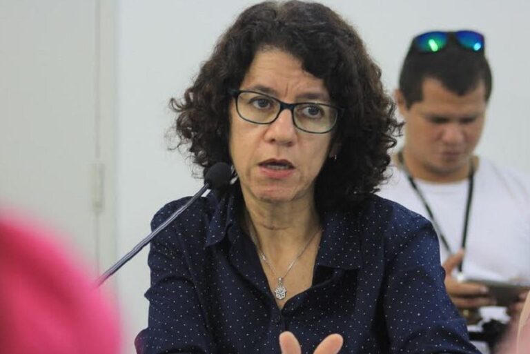 STJ nega retirada de tornozeleira de Cláudia Veras e revoga apenas recolhimento domiciliar noturno
