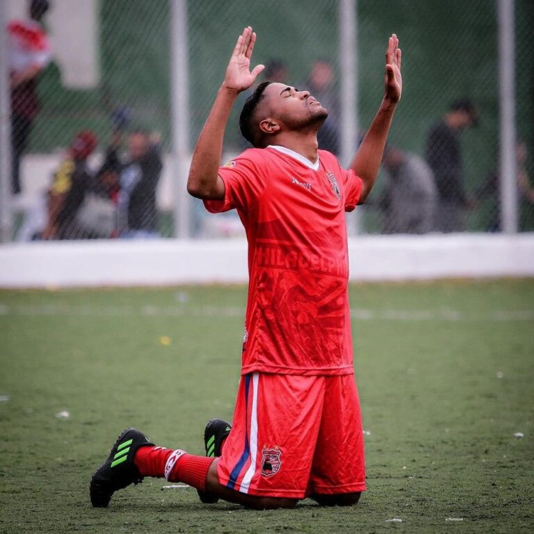 Jogador de futebol é achado morto no litoral de SP após 30h de ‘desespero’