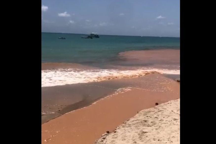 Turista Denuncia Mau Cheiro De Esgoto E Despejo De água Suja Na Praia De Tambaú Veja Vídeo