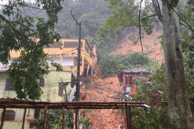 Temporal causa 9 mortes no RJ e 13 estão desaparecidos em Angra dos Reis