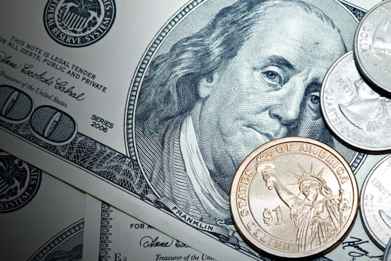 Dólar cai para R$ 5,36 após declarações de Lula e de ministros