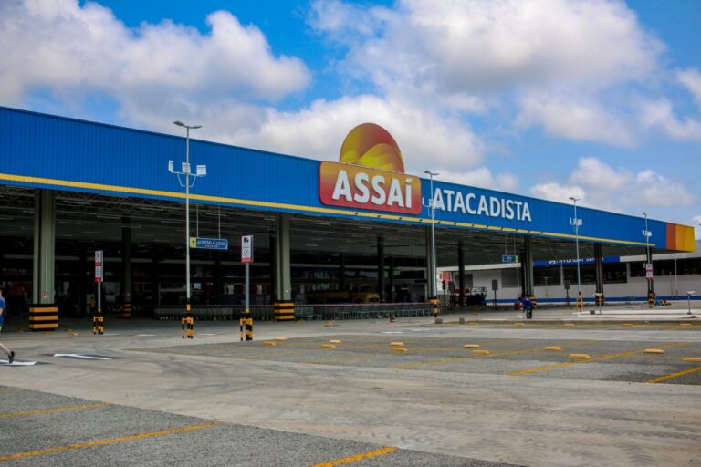 Supermercado abre 290 vagas de emprego com inscrições até o fim de agosto; saiba como se candidatar