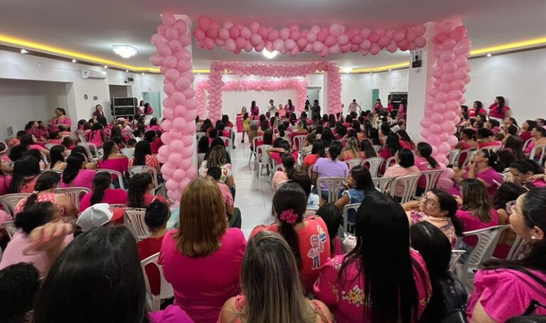 Encontro das Mulheres 40 termina em passeata pelo centro de Ingá