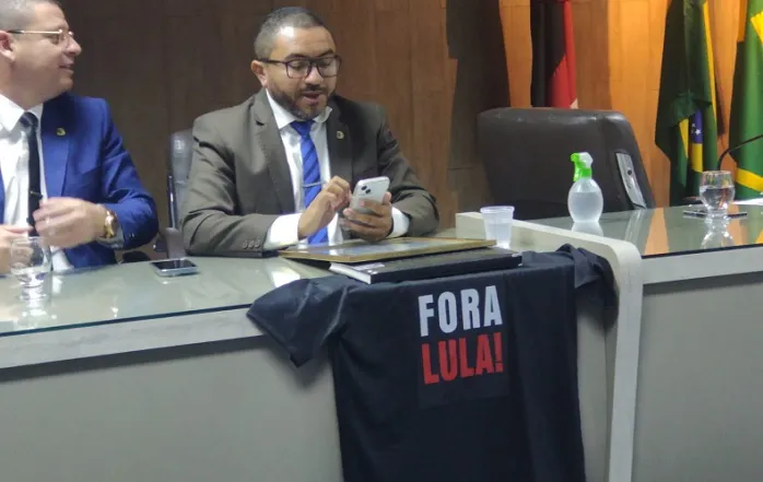 Leia mais sobre o artigo Vereador pede “Fora Lula” na abertura dos trabalhos da Câmara de Campina