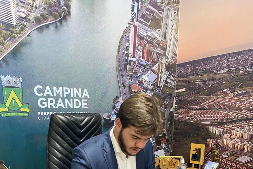 Leia mais sobre o artigo Bruno Cunha Lima quer parceria com João Azevêdo​ para criação de porto seco em Campina Grande