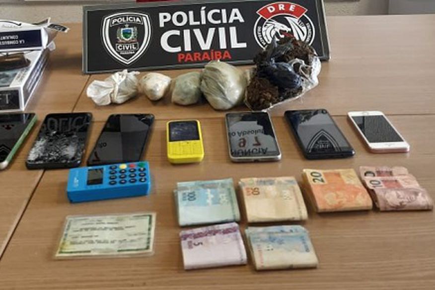 Leia mais sobre o artigo Polícia Civil prende homem que guardava drogas e dinheiro em cofre embutido na parede de sua casa