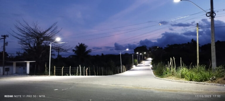 Em dia de festa, Serra Rajada recebe calçamento novo e iluminação de LED