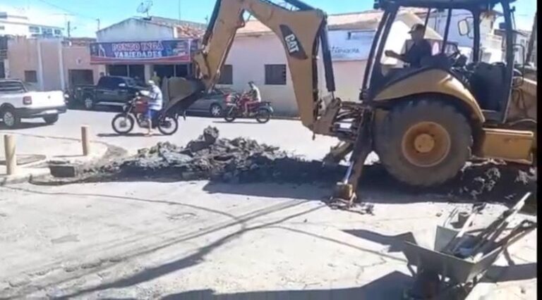 Prefeitura de Ingá realiza obras de manutenção na rua Floriano Peixoto, centro de Ingá