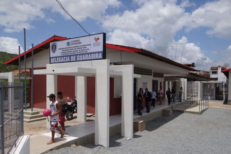 Adolescentes suspeitas de ameaçar ataque em escola de Guarabira podem ser punidas por ameaça e apologia ao crime, diz delegado Adolescentes suspeitas de ameaçar ataque em escola de Guarabira podem ser punidas por ameaça e apologia ao crime, diz delegado