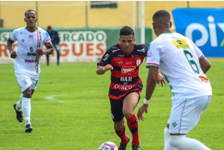 Sousa e Campinense fazem duelo paraibano, neste domingo, pelo Brasileirão da série D Sousa e Campinense fazem duelo paraibano, neste domingo, pelo Brasileirão da série D