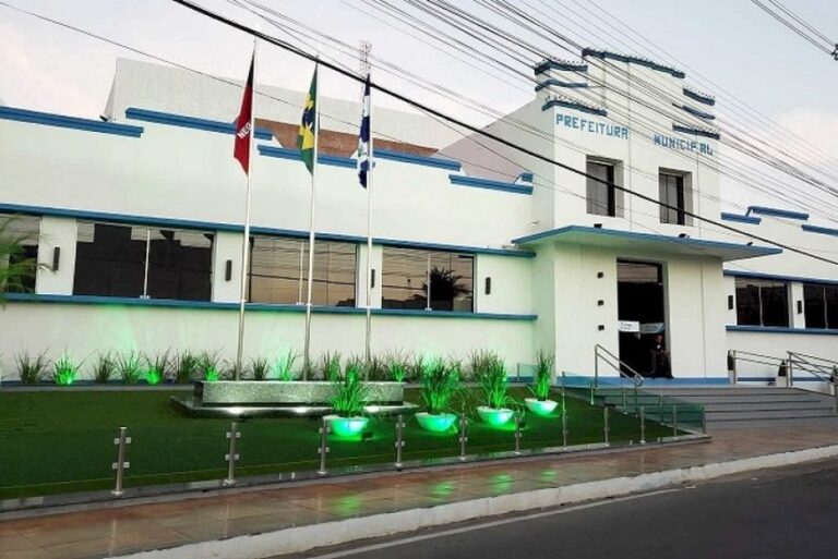 Prefeitura de Uiraúna abre licitação no valor de mais de R$ 13 milhões para terceirizar cargos públicos Prefeitura de Uiraúna abre licitação no valor de mais de R$ 13 milhões para terceirizar cargos públicos