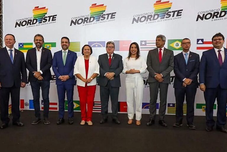 Governadores do Nordeste reclamam de perda de R$ 700 milhões no FPE e pedem auxílio financeiro a governo Lula Governadores do Nordeste reclamam de perda de R$ 700 milhões no FPE e pedem auxílio financeiro a governo Lula