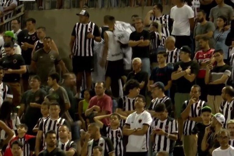 Vaiado e chamado de “sem vergonha”, Botafogo-PB perde para o Volta Redonda e não tem chances de subir para Série B Vaiado e chamado de “sem vergonha”, Botafogo-PB perde para o Volta Redonda e não tem chances de subir para Série B