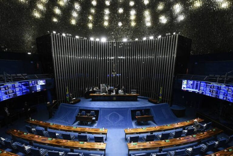 Reforma tributária pode ser aprovada nesta quarta-feira; senadores votam proposta no plenário Reforma tributária pode ser aprovada nesta quarta-feira; senadores votam proposta no plenário